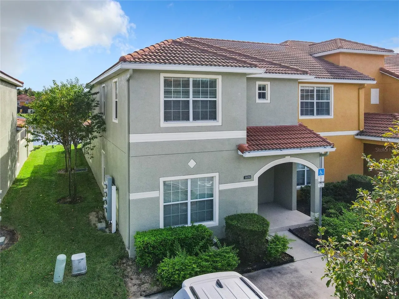 Slide show image of the Orlando Florida Home for Sale 03