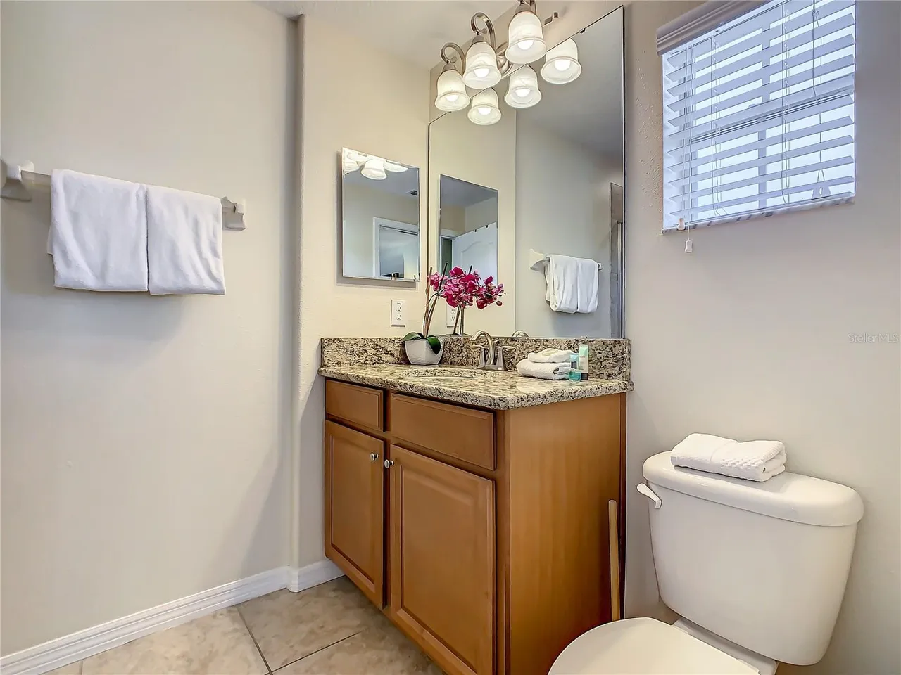 Slide show image of the Orlando Florida Home for Sale 12