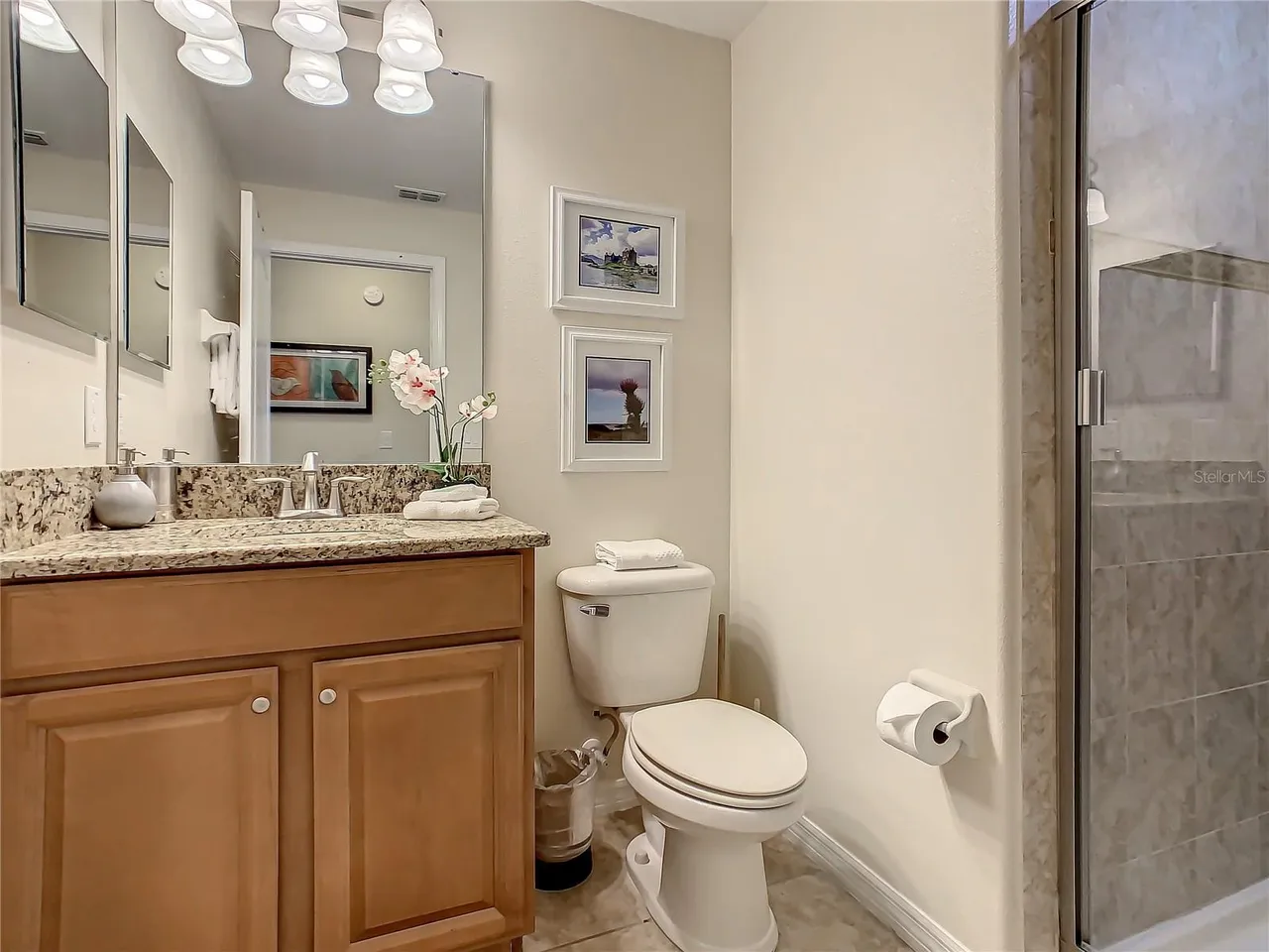 Slide show image of the Orlando Florida Home for Sale 15
