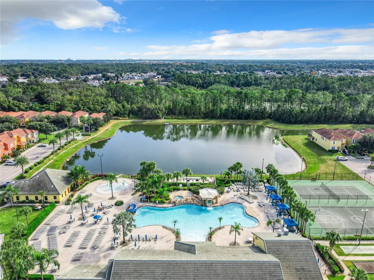 Slide show image of the Orlando Florida Home for Sale 33