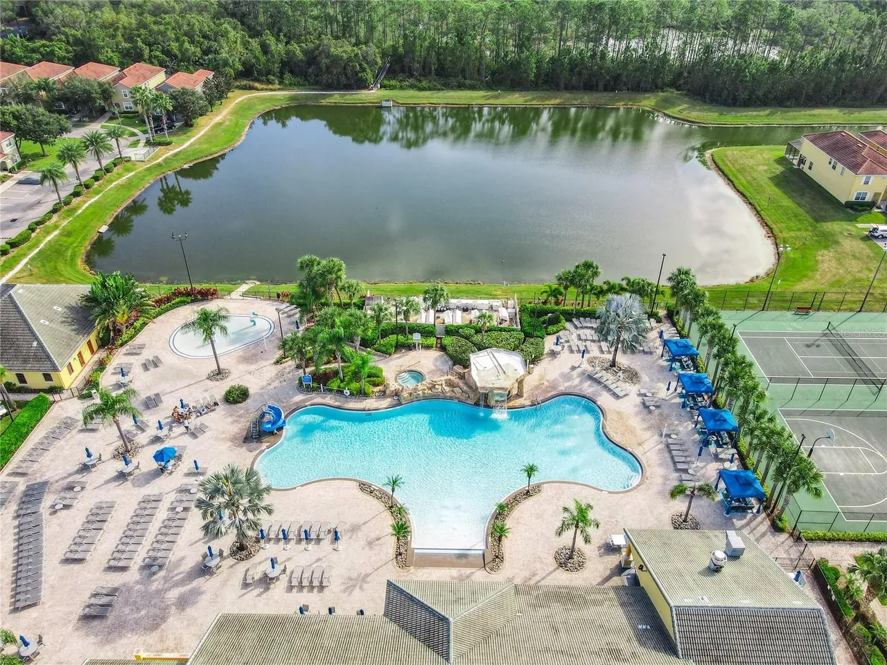 Slide show image of the Orlando Florida Home for Sale 34