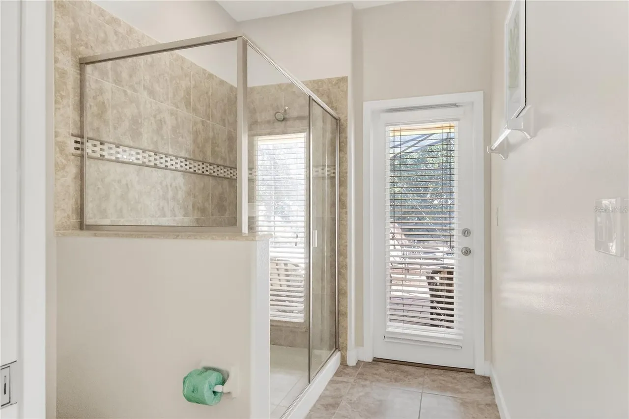 Slide show image of the Orlando Florida Home for Sale 15