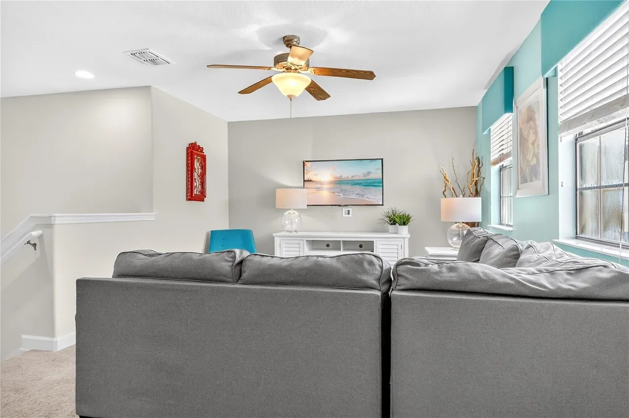 Slide show image of the Orlando Florida Home for Sale 17