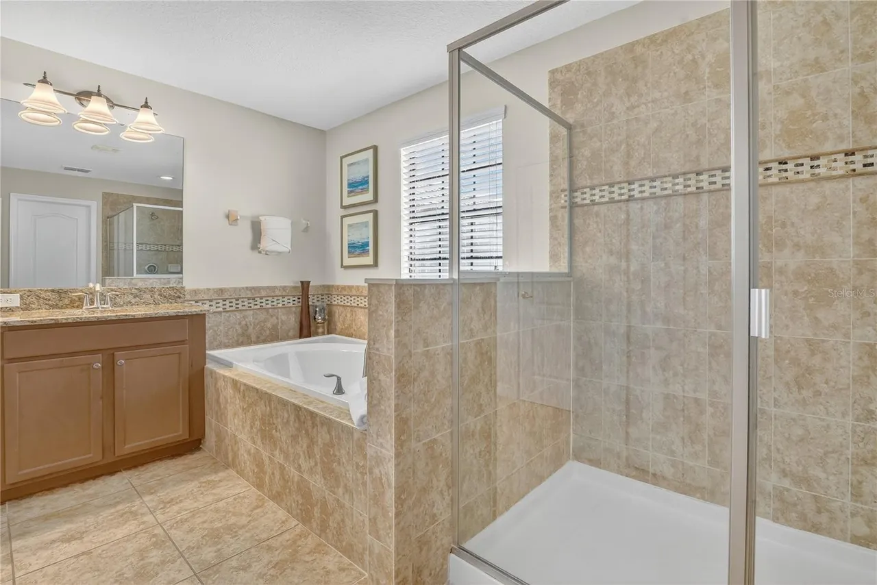 Slide show image of the Orlando Florida Home for Sale 24