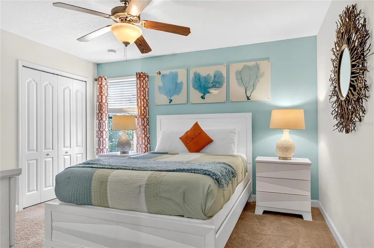 Slide show image of the Orlando Florida Home for Sale 25