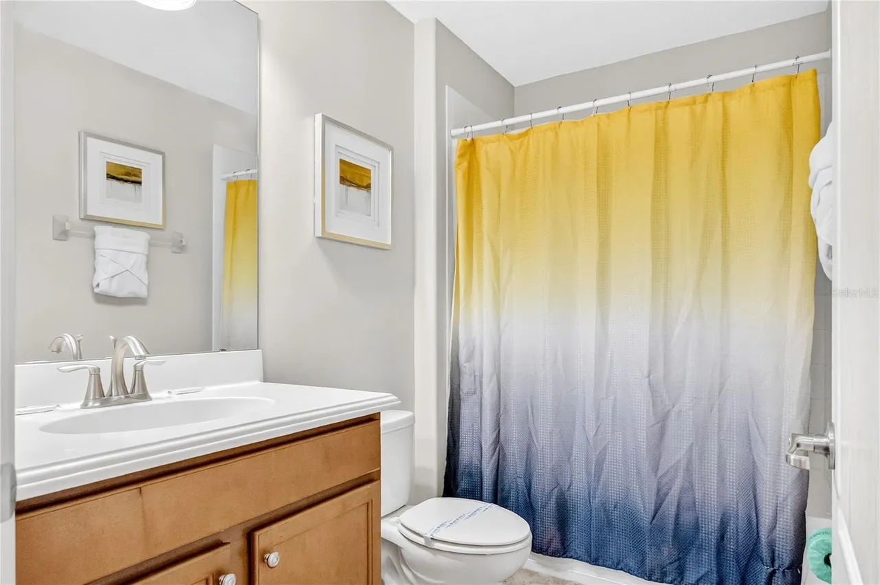 Slide show image of the Orlando Florida Home for Sale 28