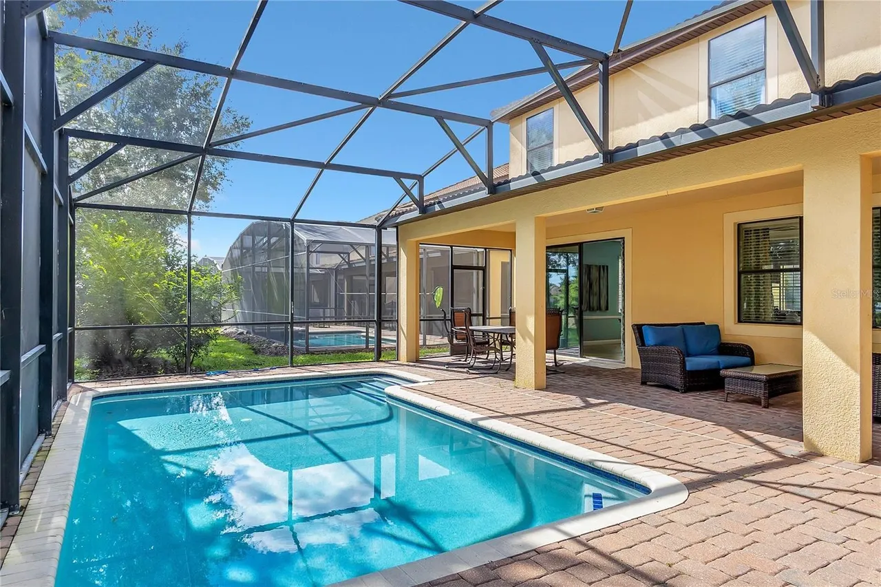 Slide show image of the Orlando Florida Home for Sale 35