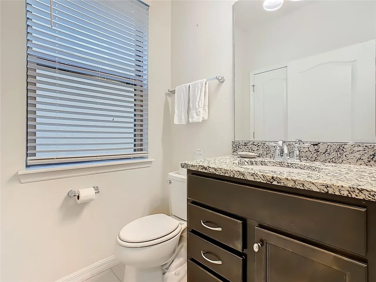 Slide show image of the Orlando Florida Home for Sale 15