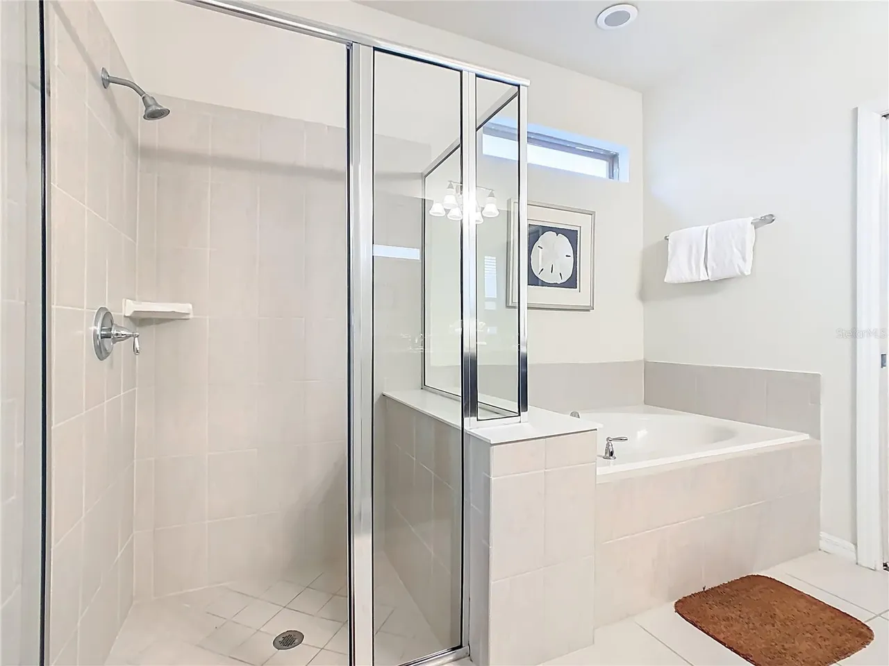 Slide show image of the Orlando Florida Home for Sale 45