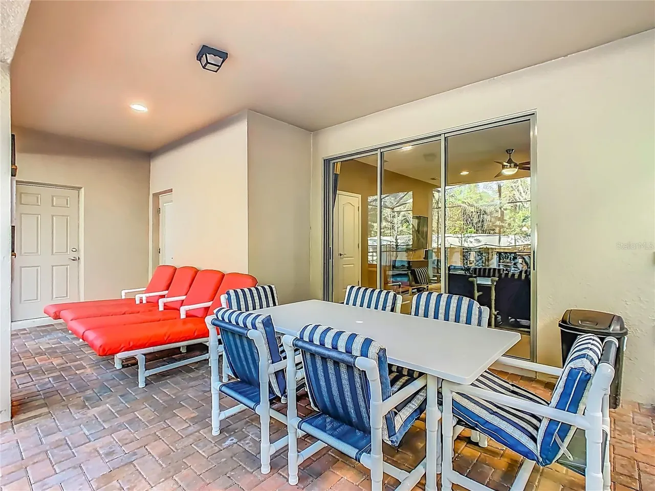 Slide show image of the Orlando Florida Home for Sale 50