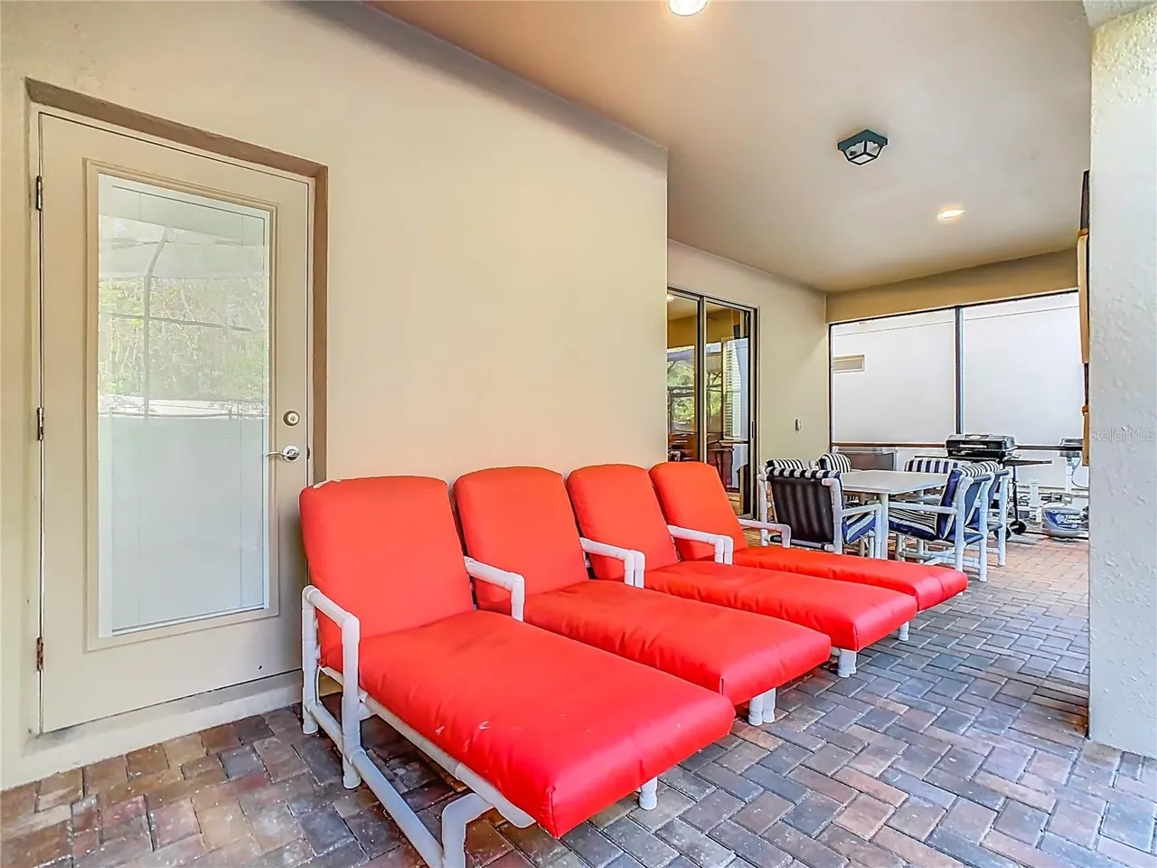 Slide show image of the Orlando Florida Home for Sale 51