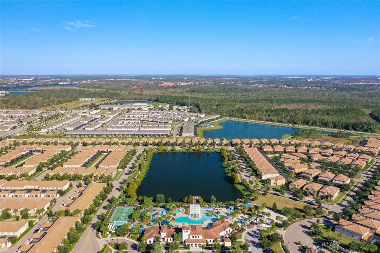 Slide show image of the Orlando Florida Home for Sale 77