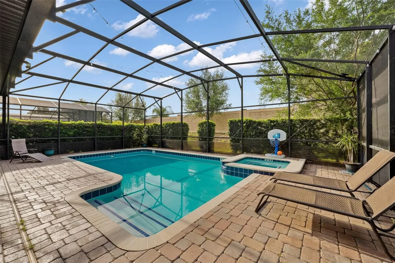 Slide show image of the Orlando Florida Home for Sale 13