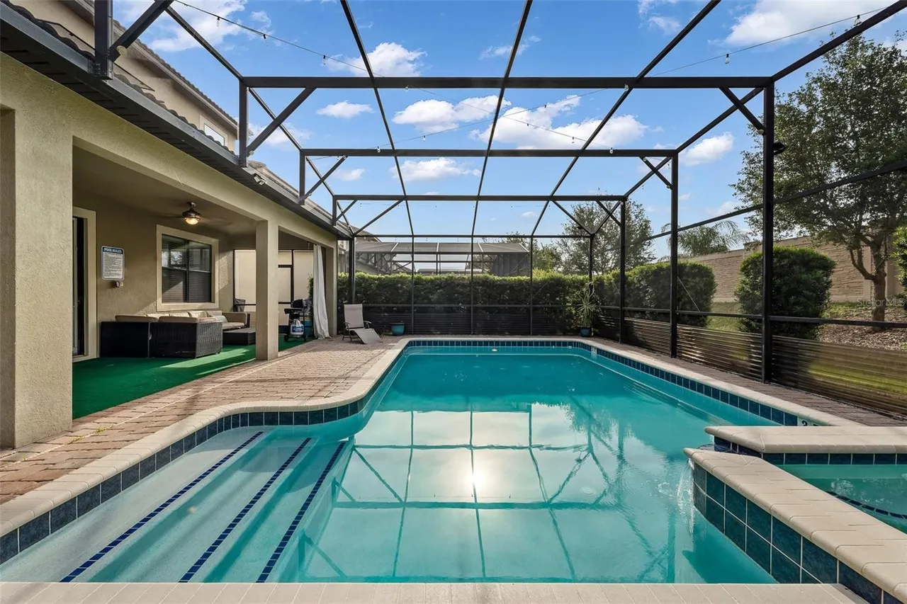 Slide show image of the Orlando Florida Home for Sale 14