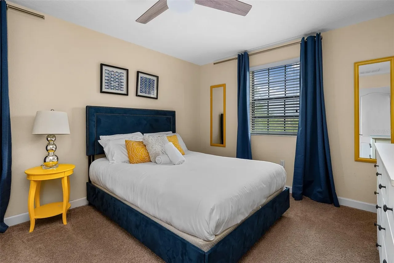 Slide show image of the Orlando Florida Home for Sale 15