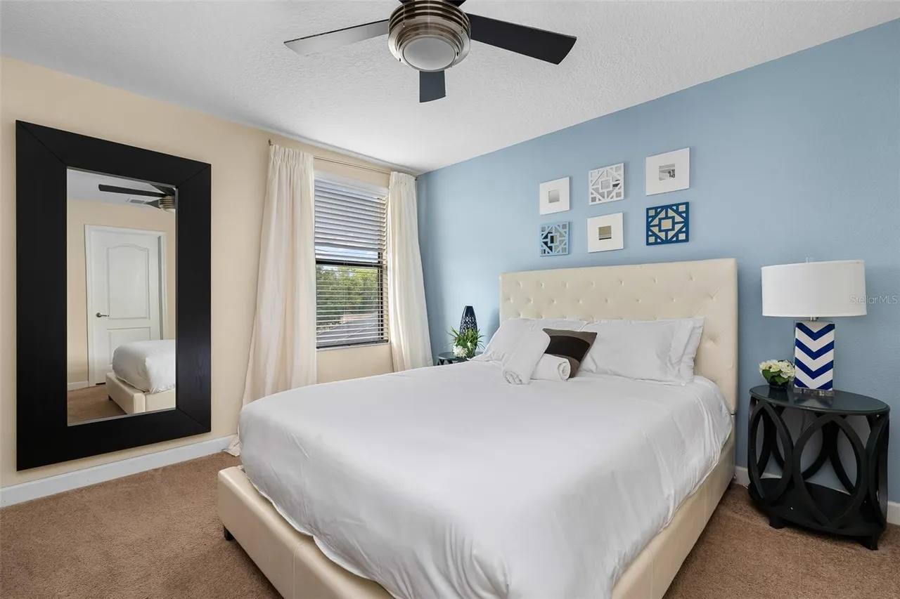 Slide show image of the Orlando Florida Home for Sale 17