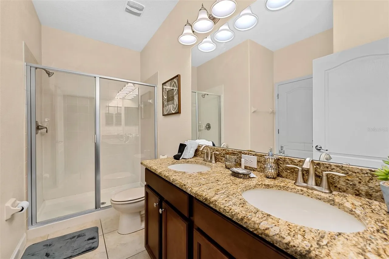 Slide show image of the Orlando Florida Home for Sale 21