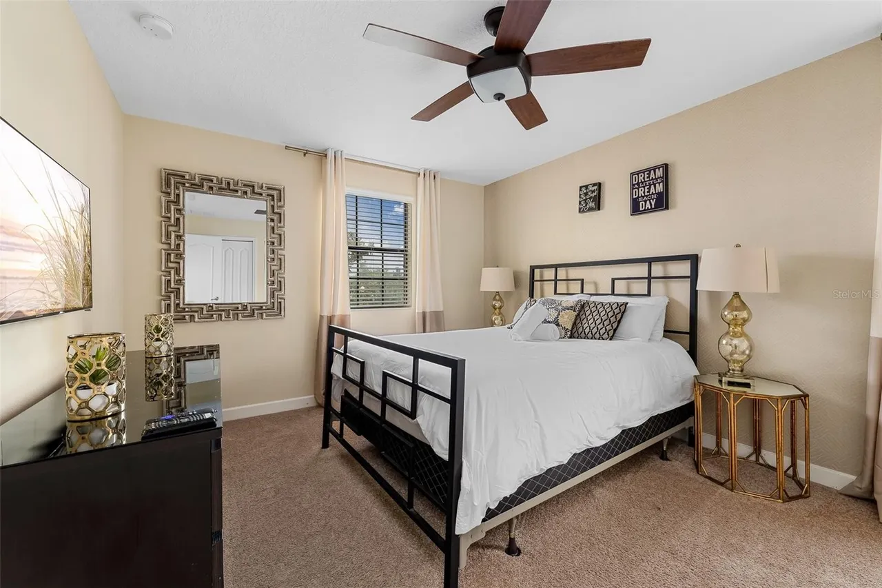 Slide show image of the Orlando Florida Home for Sale 24