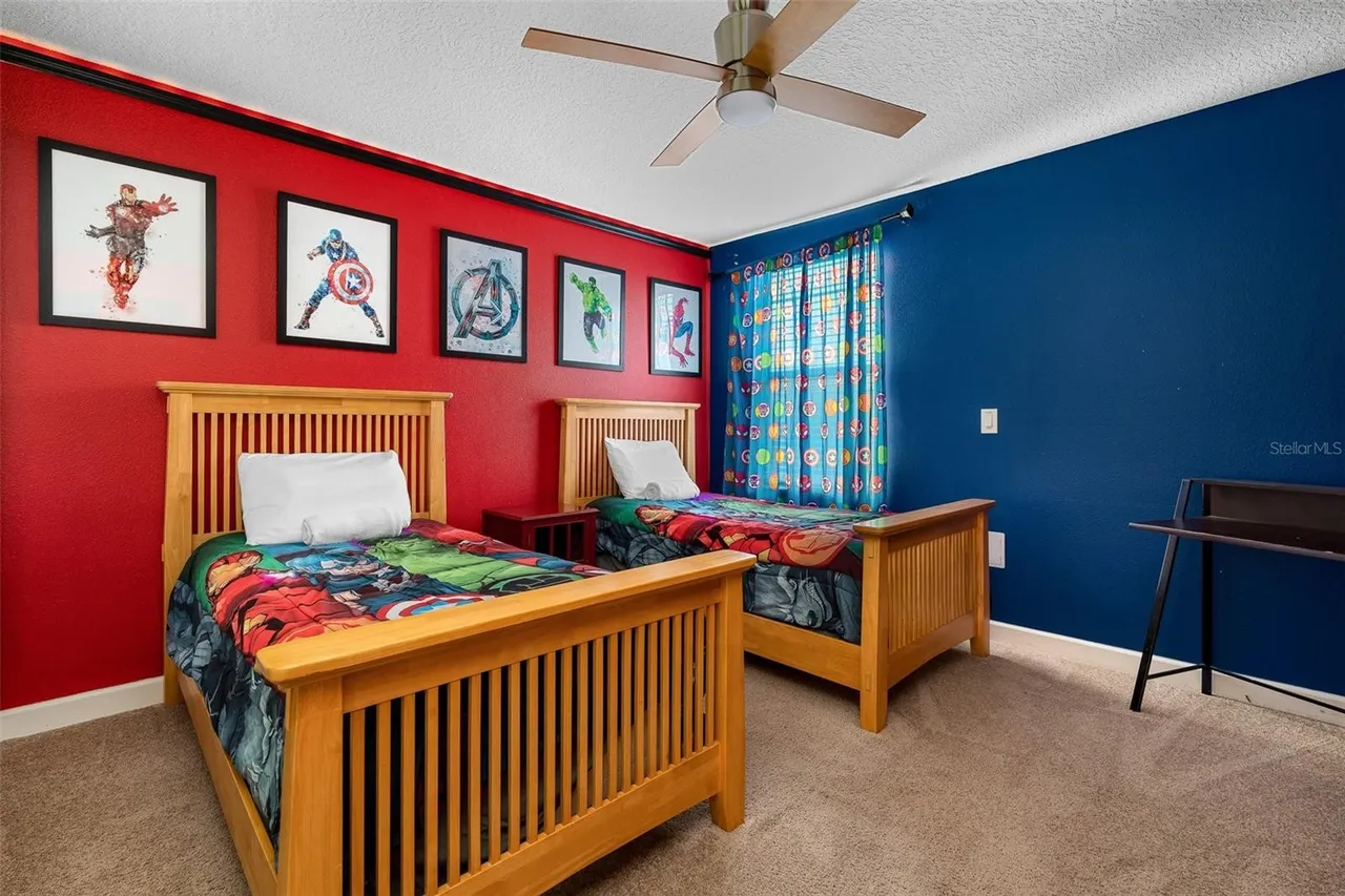 Slide show image of the Orlando Florida Home for Sale 34