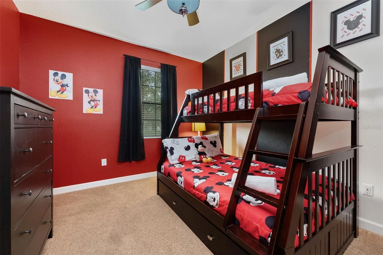 Slide show image of the Orlando Florida Home for Sale 36