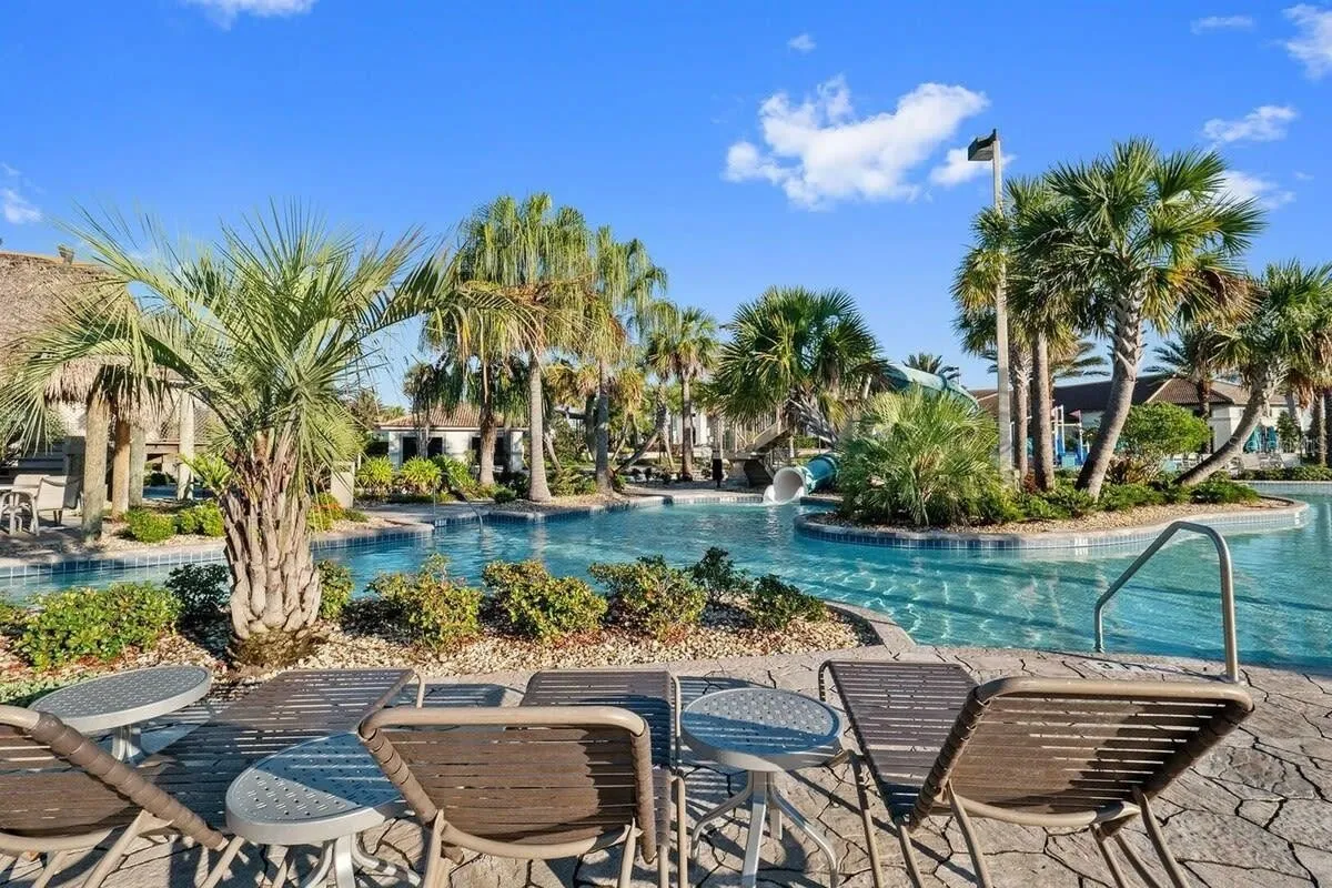 Slide show image of the Orlando Florida Home for Sale 42