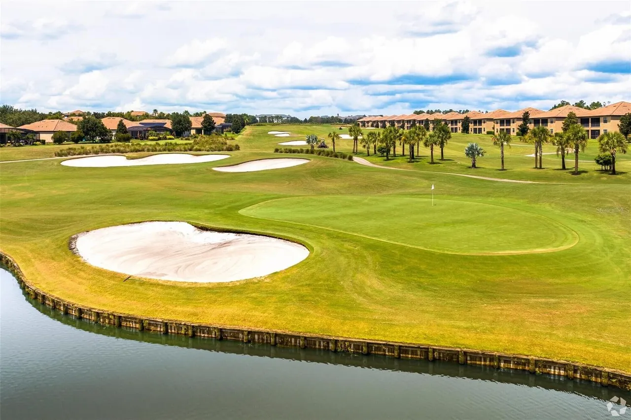 Slide show image of the Orlando Florida Home for Sale 45
