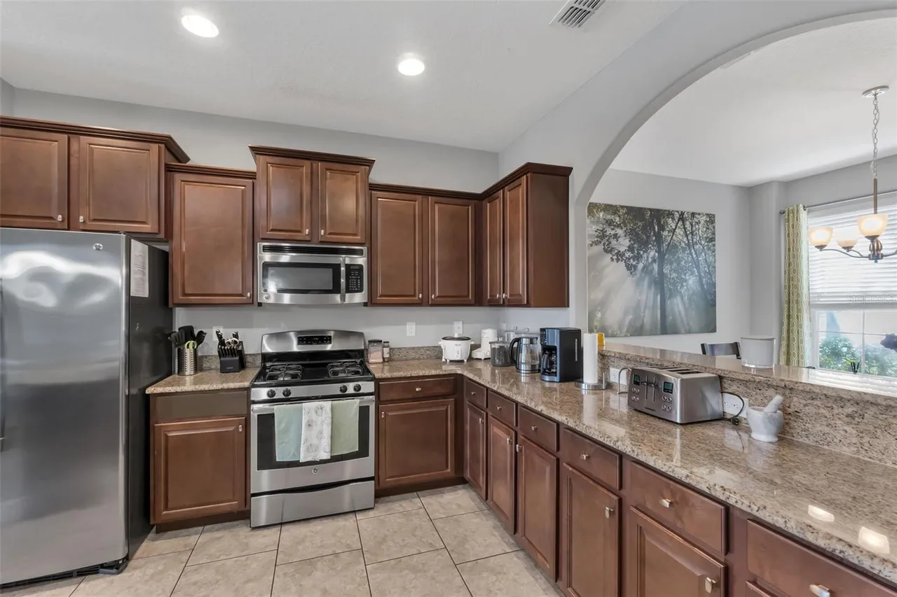 Slide show image of the Orlando Florida Home for Sale 10