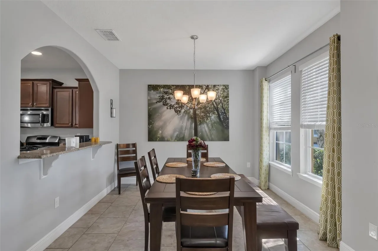 Slide show image of the Orlando Florida Home for Sale 12