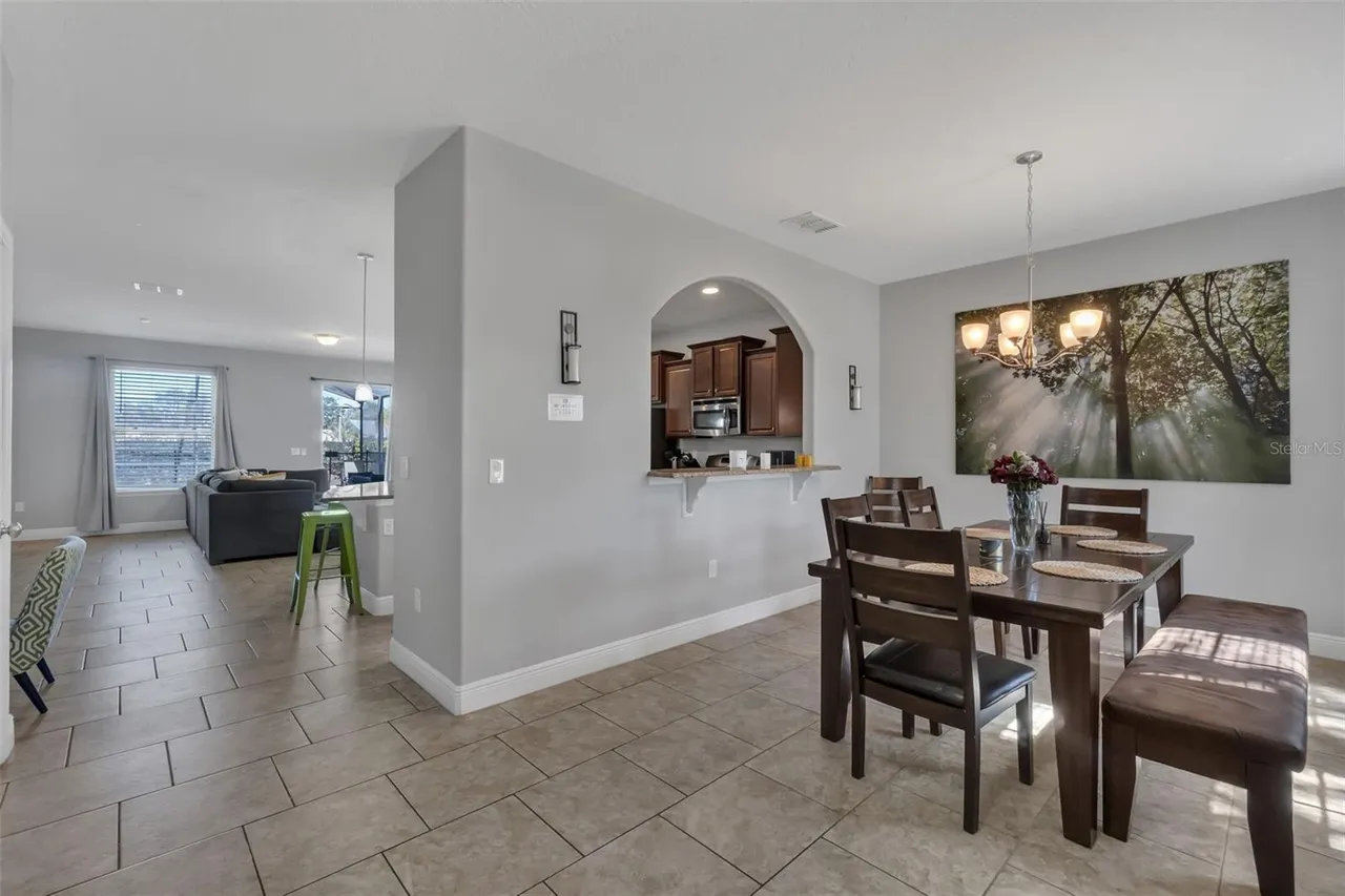 Slide show image of the Orlando Florida Home for Sale 13