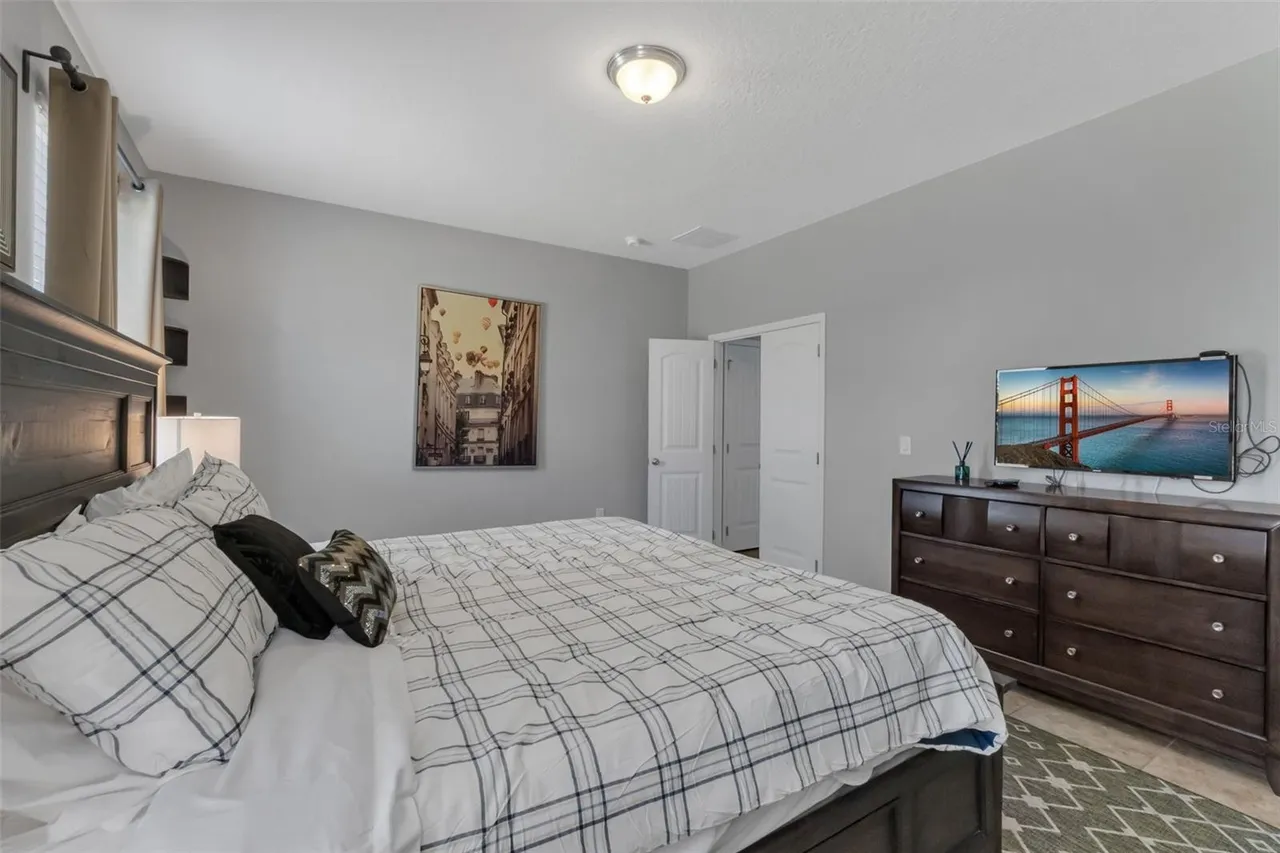 Slide show image of the Orlando Florida Home for Sale 15