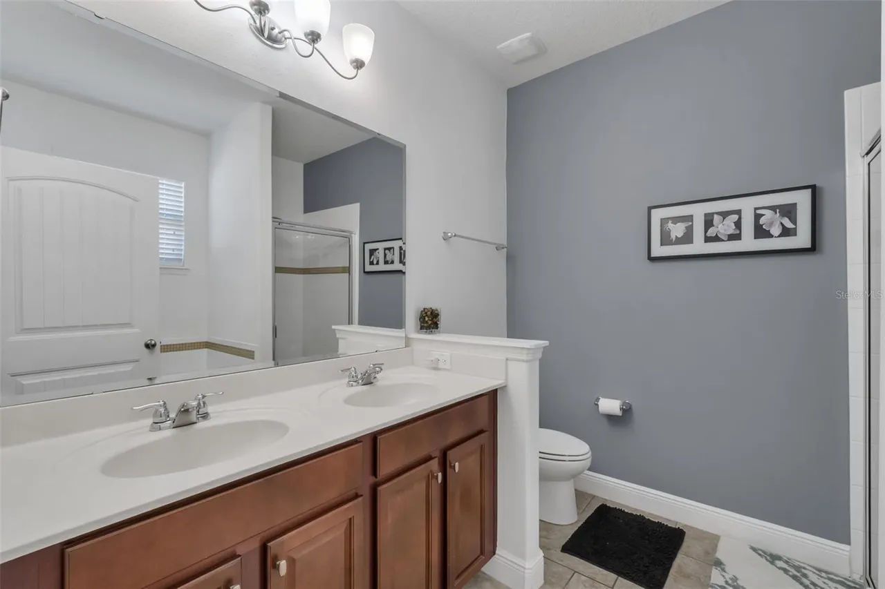 Slide show image of the Orlando Florida Home for Sale 18