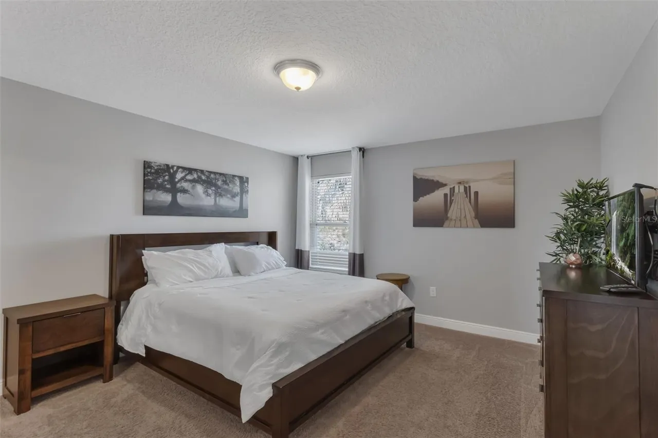 Slide show image of the Orlando Florida Home for Sale 19