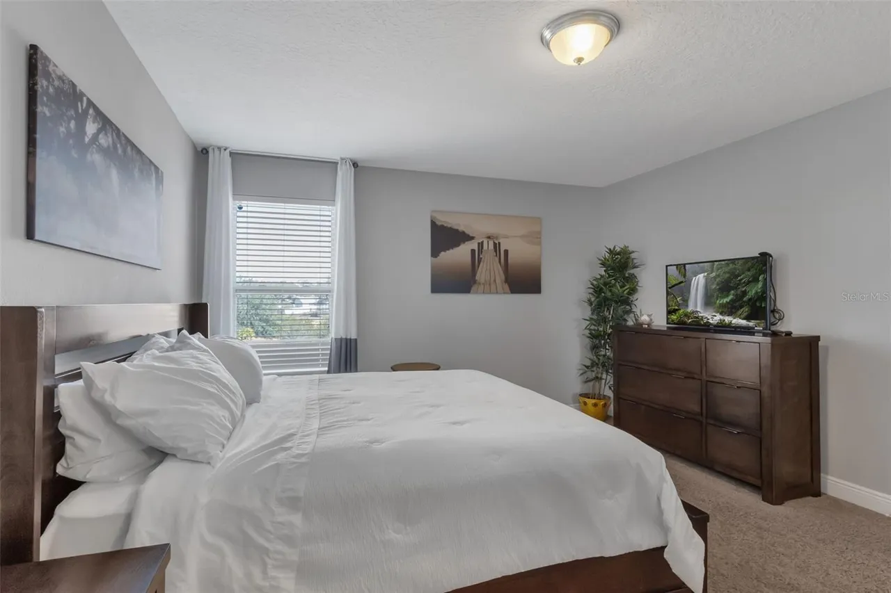 Slide show image of the Orlando Florida Home for Sale 20