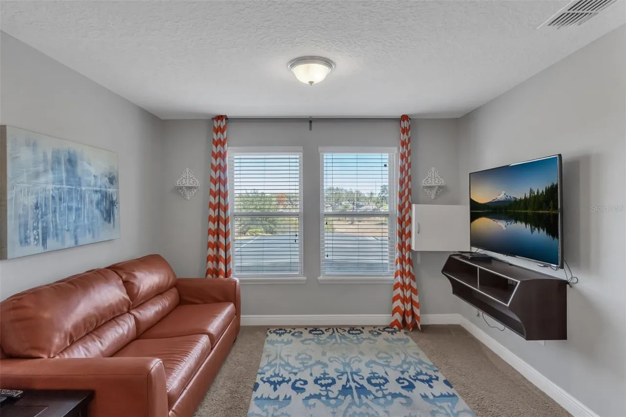Slide show image of the Orlando Florida Home for Sale 28