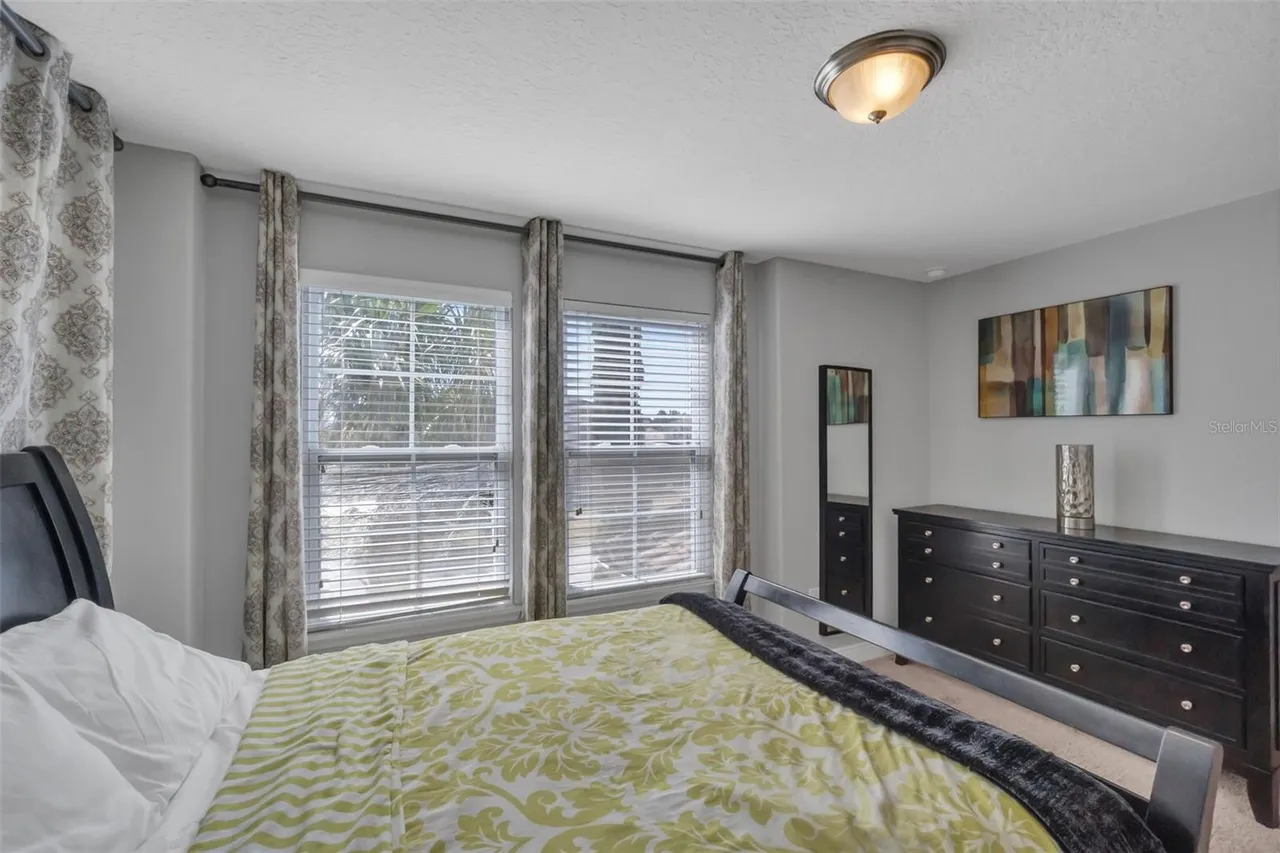 Slide show image of the Orlando Florida Home for Sale 30