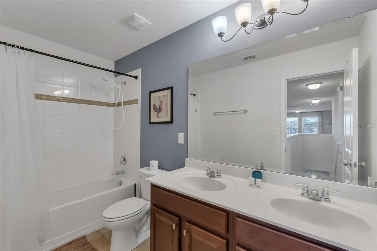 Slide show image of the Orlando Florida Home for Sale 31