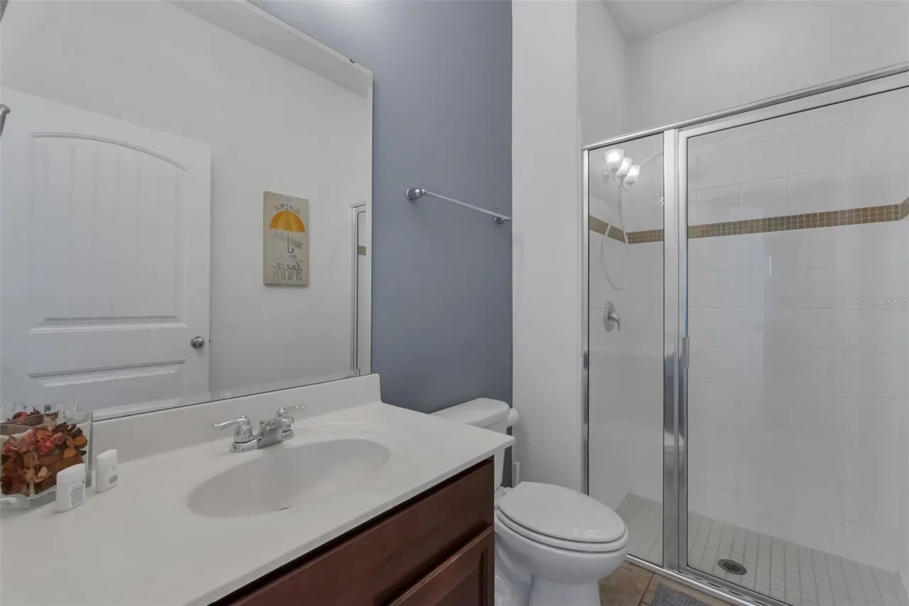 Slide show image of the Orlando Florida Home for Sale 35