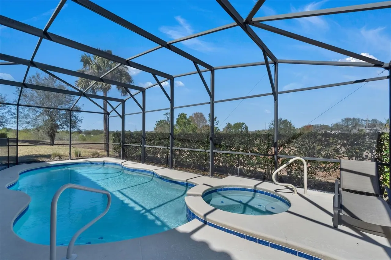Slide show image of the Orlando Florida Home for Sale 39