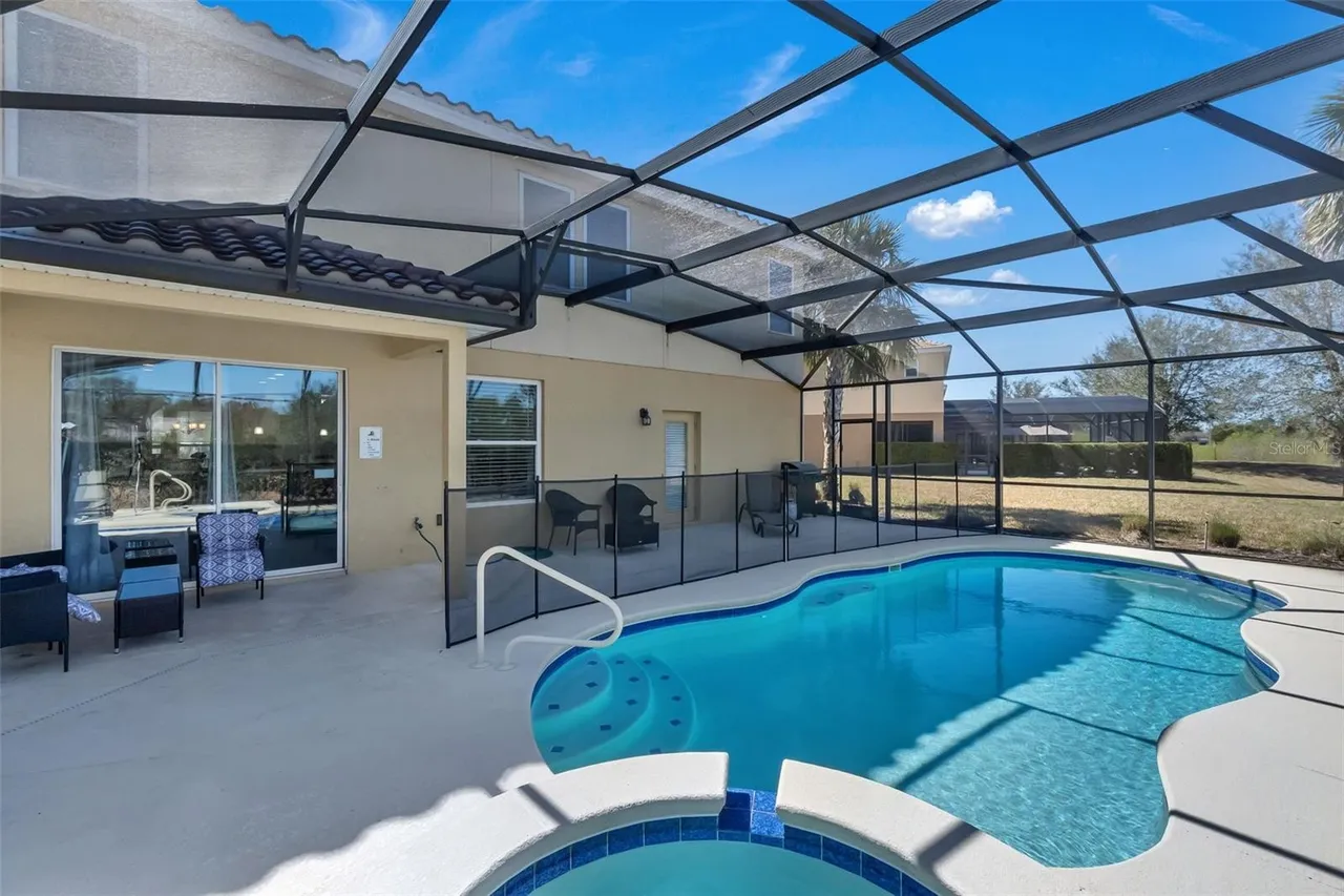 Slide show image of the Orlando Florida Home for Sale 40