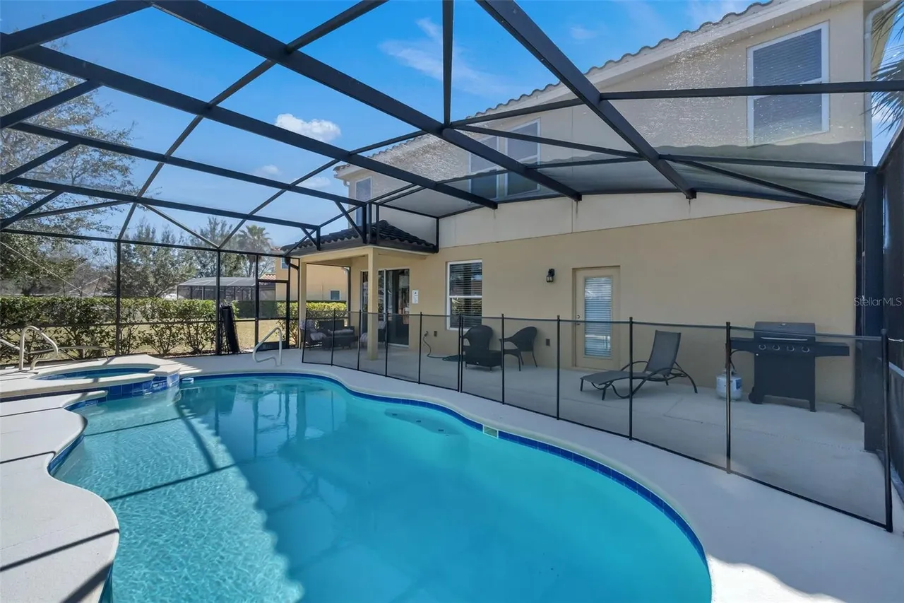 Slide show image of the Orlando Florida Home for Sale 42