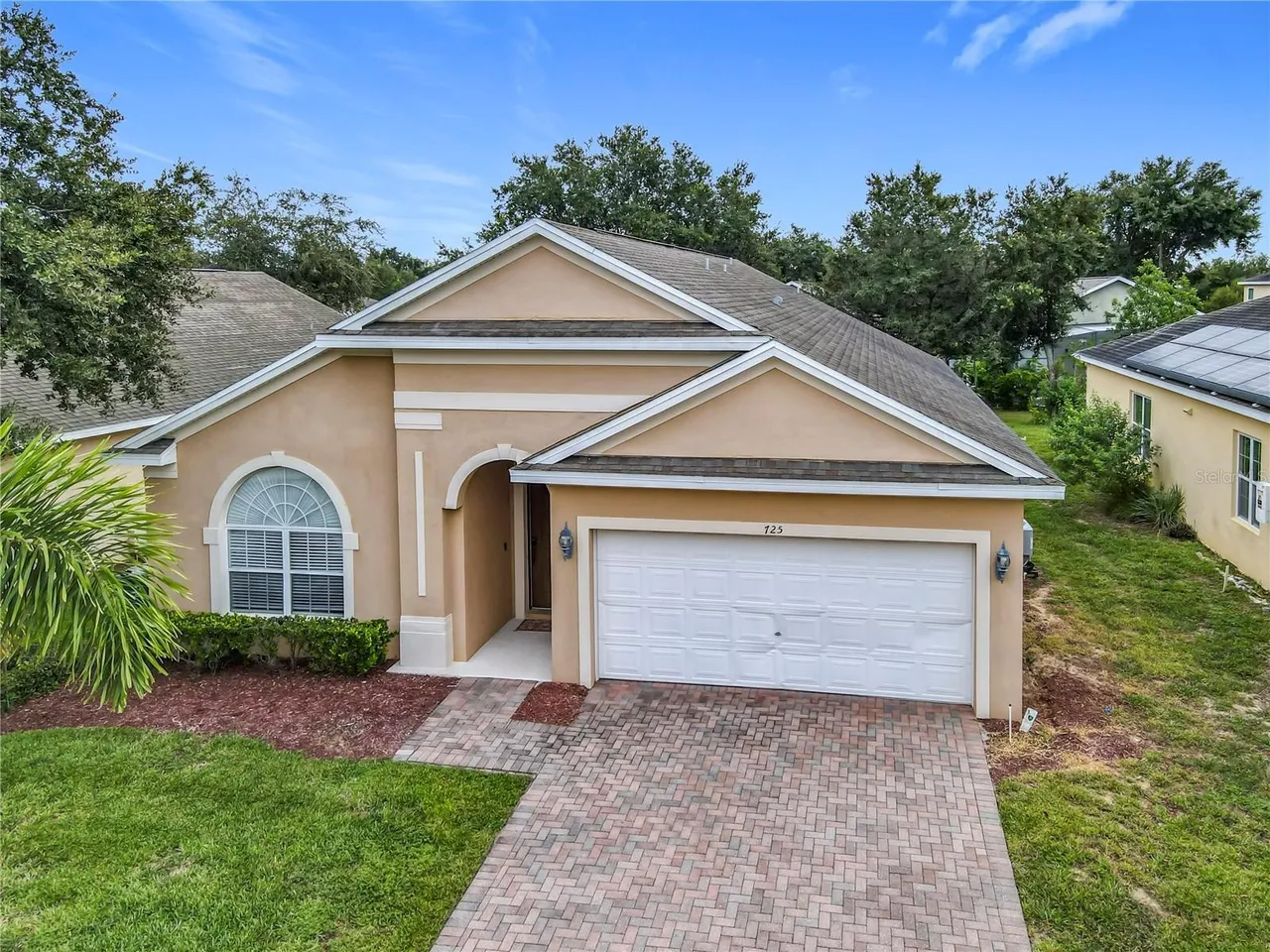 Slide show image of the Orlando Florida Home for Sale 02