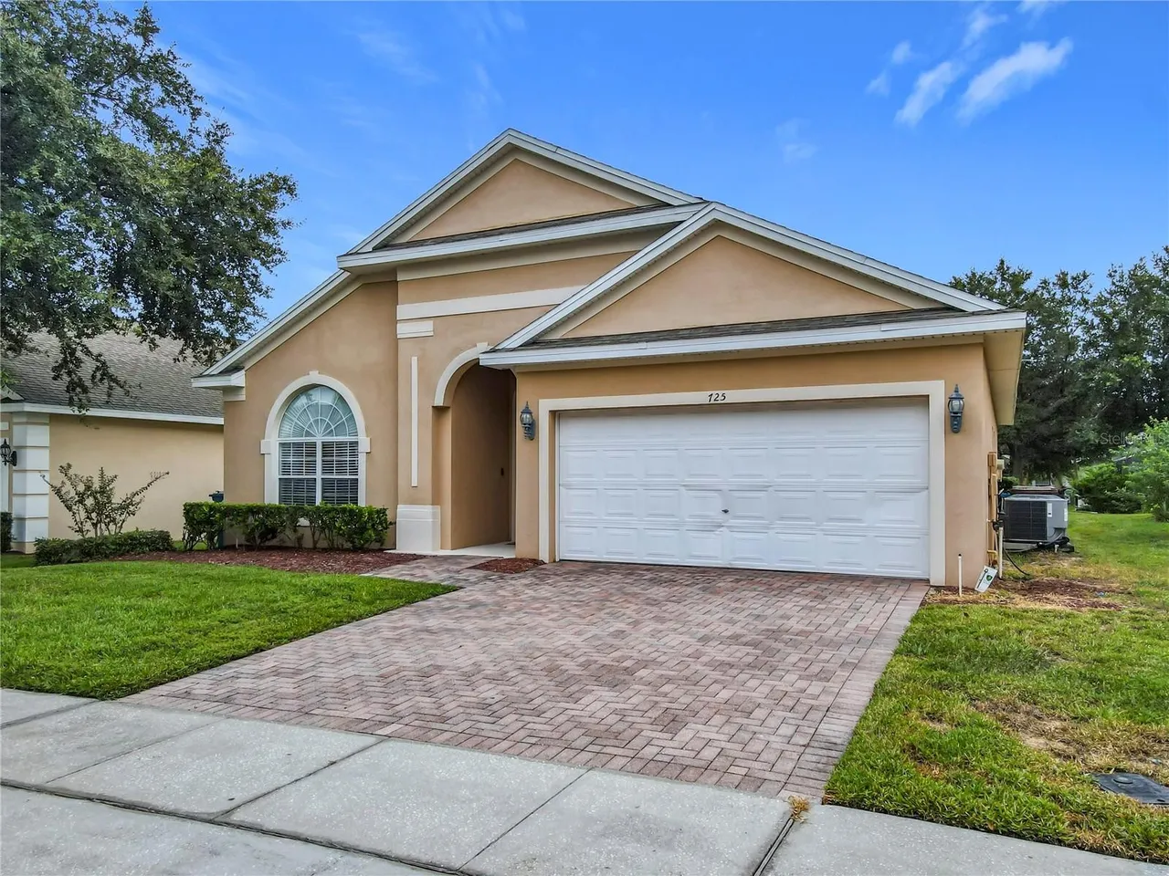 Slide show image of the Orlando Florida Home for Sale 05