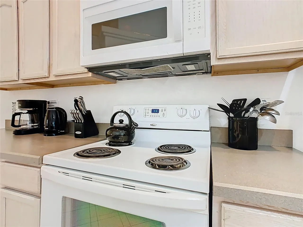 Slide show image of the Orlando Florida Home for Sale 11
