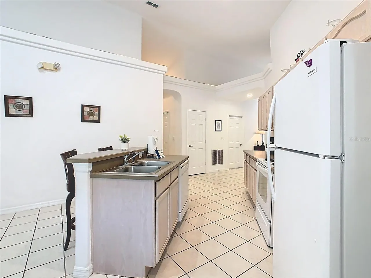 Slide show image of the Orlando Florida Home for Sale 12