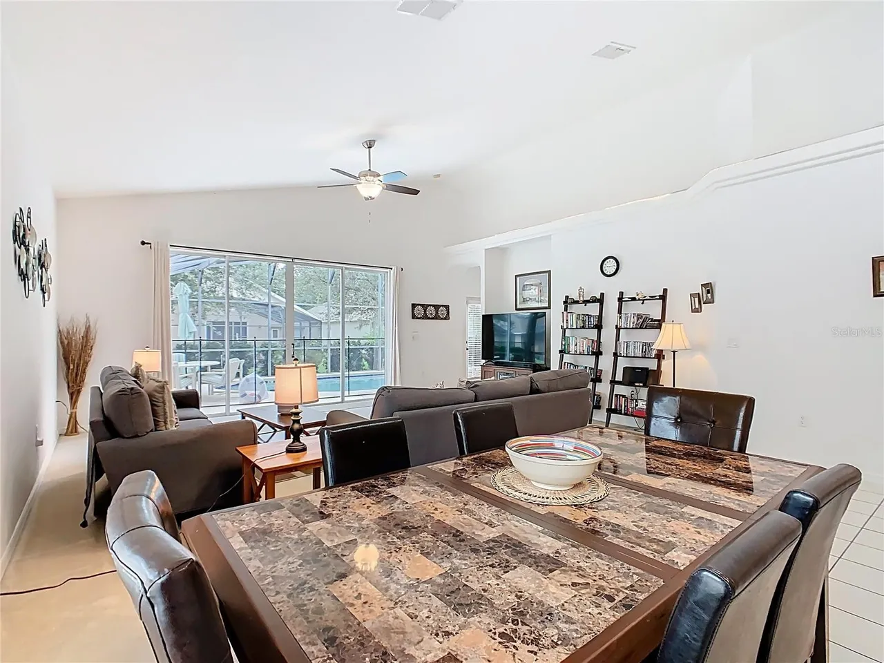 Slide show image of the Orlando Florida Home for Sale 15