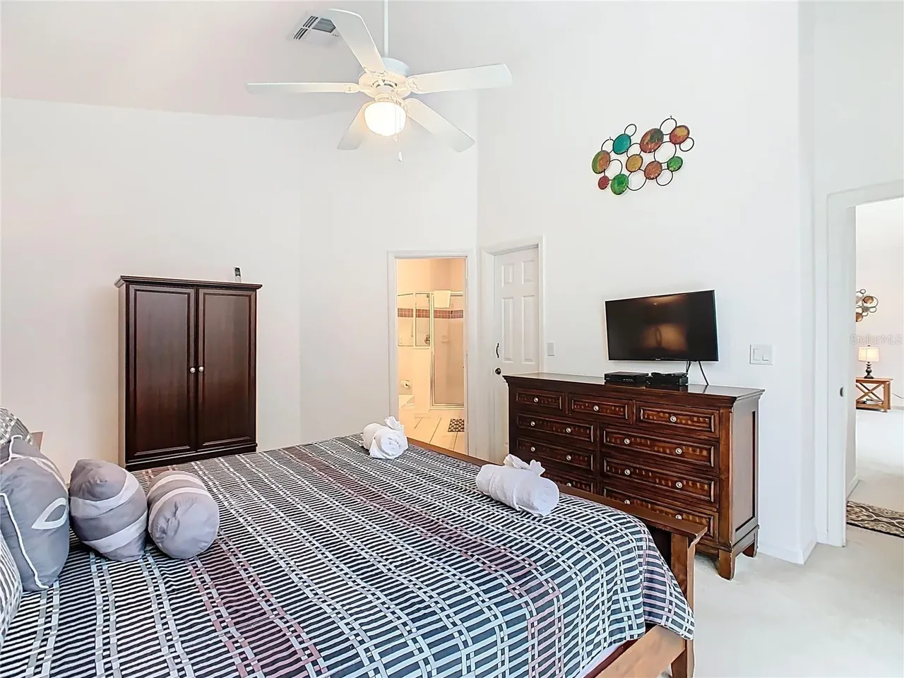 Slide show image of the Orlando Florida Home for Sale 22