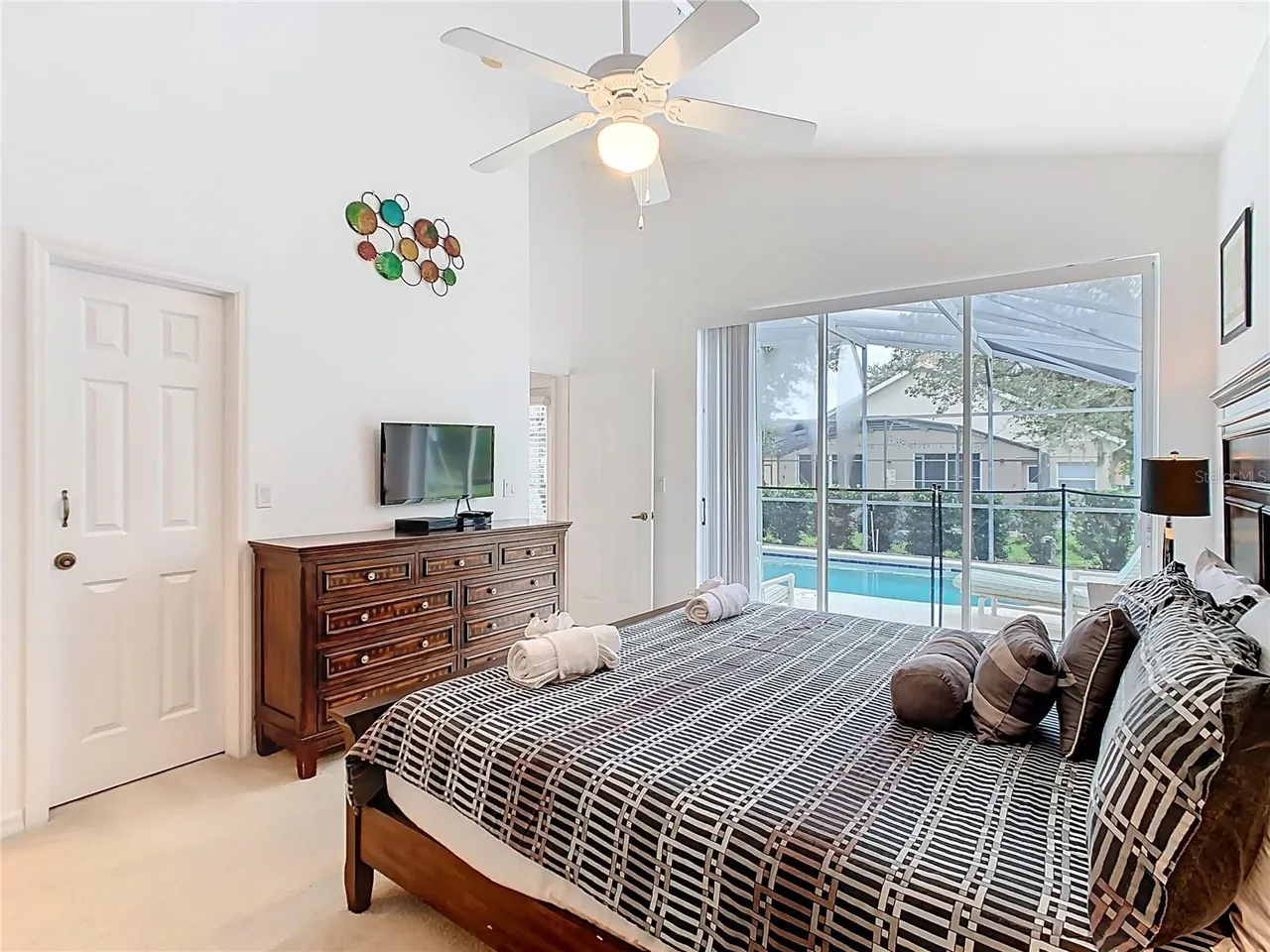 Slide show image of the Orlando Florida Home for Sale 23
