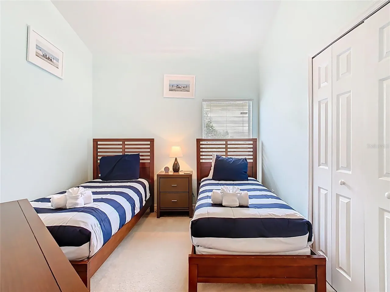 Slide show image of the Orlando Florida Home for Sale 30