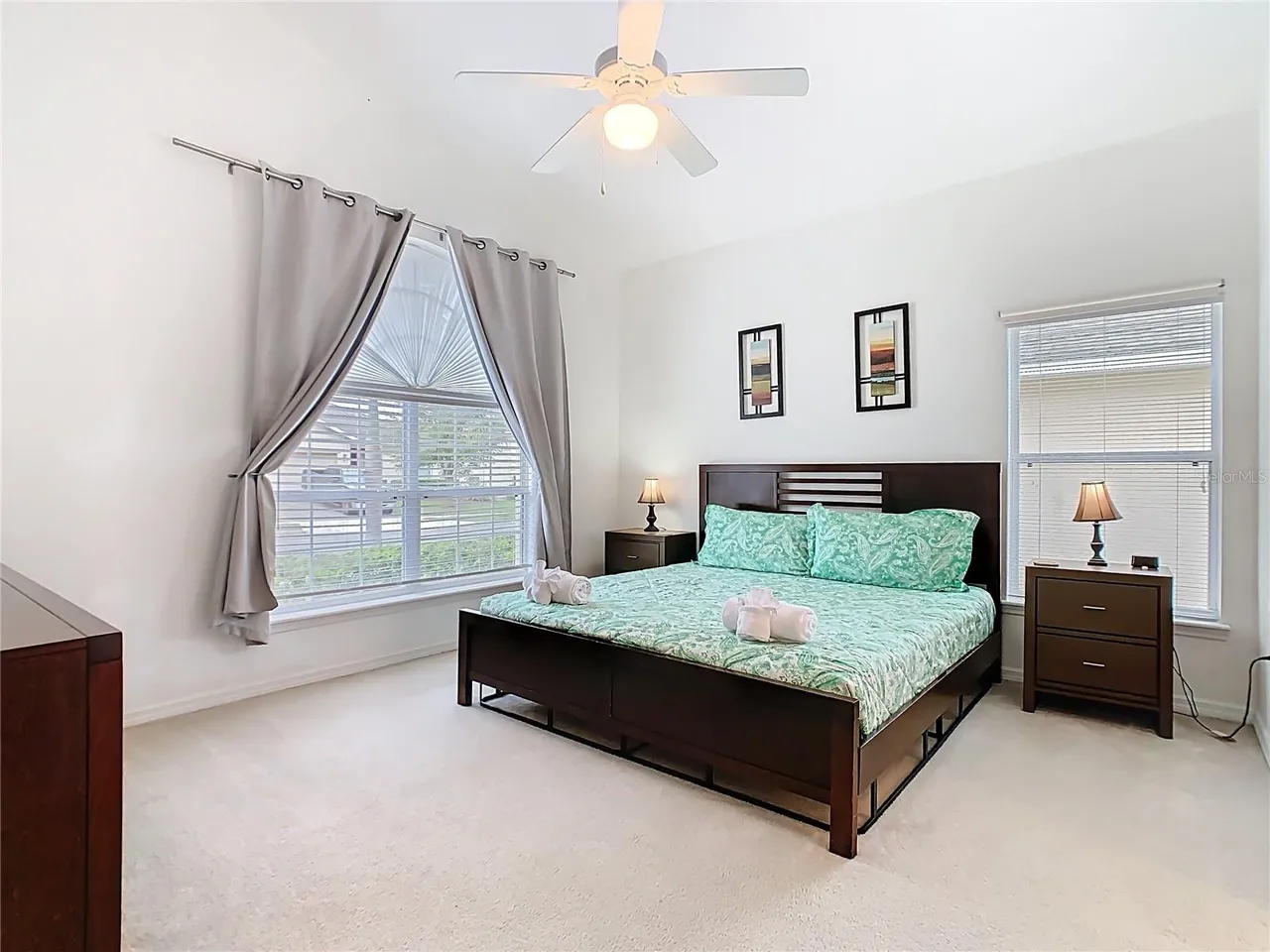 Slide show image of the Orlando Florida Home for Sale 35
