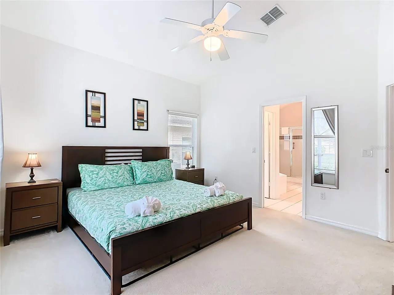 Slide show image of the Orlando Florida Home for Sale 36
